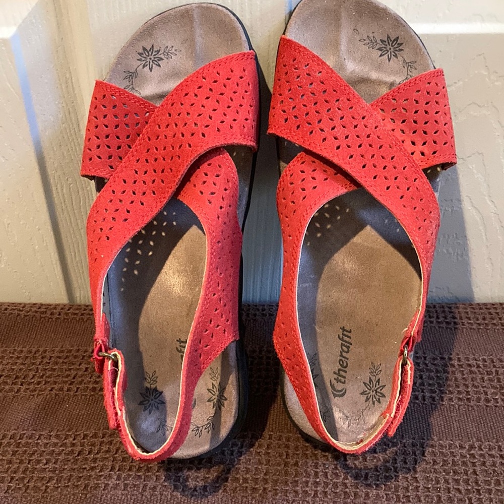 EUC Therafit sandals